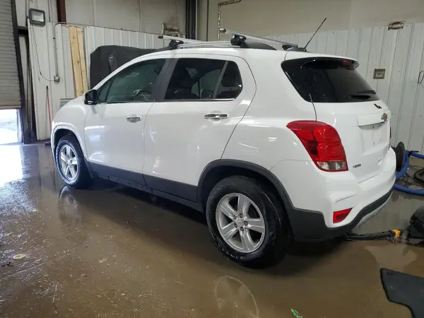 KL7CJLSB4JB626650 2018 CHEVROLET TRAX - Image 2