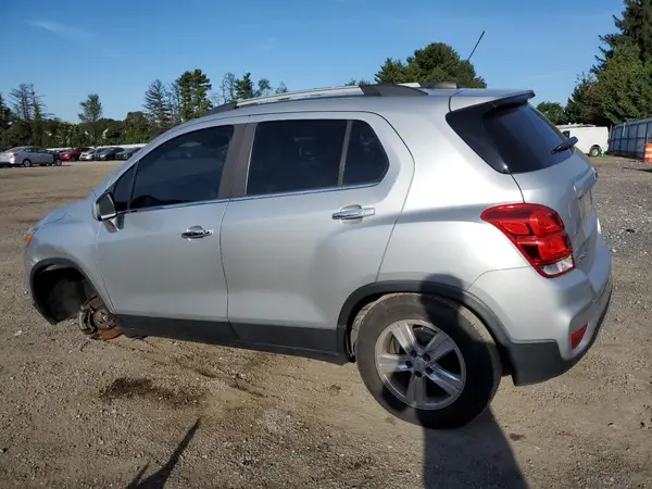 KL7CJLSB4JB632688 2018 CHEVROLET TRAX - Image 2
