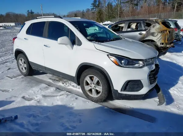 KL7CJLSB4JB640497 2018 CHEVROLET TRAX - Image 1