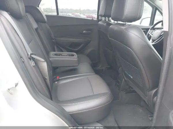 KL7CJLSB4JB665612 2018 CHEVROLET TRAX - Image 8