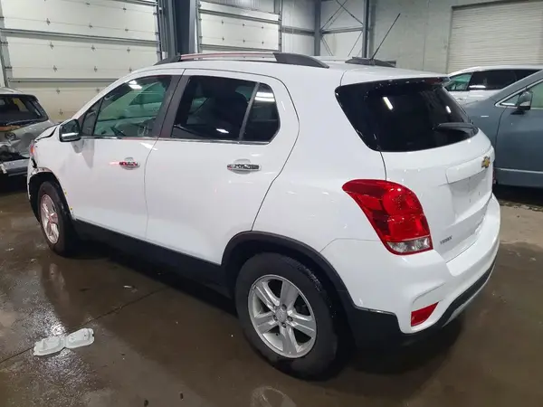 KL7CJLSB4JB674908 2018 CHEVROLET TRAX - Image 2