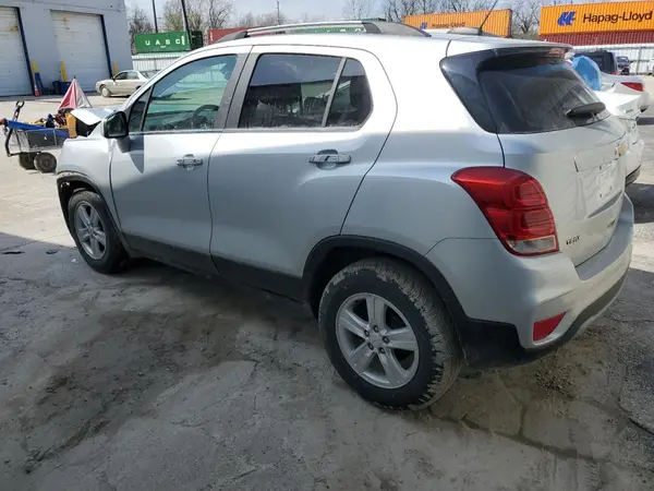 KL7CJLSB4JB679641 2018 CHEVROLET TRAX - Image 2