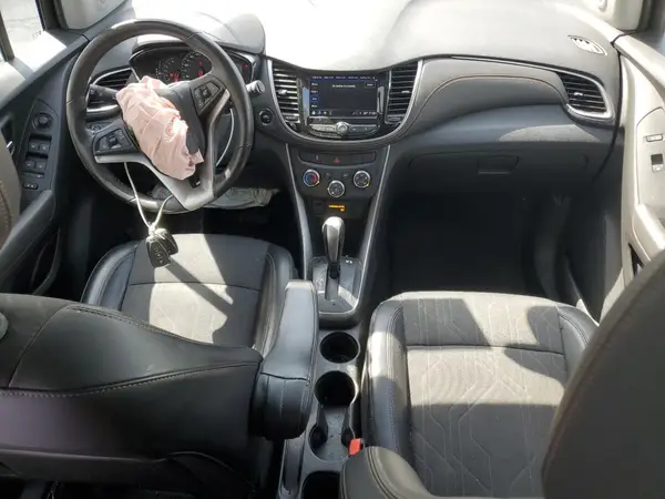 KL7CJLSB4JB679641 2018 CHEVROLET TRAX - Image 8