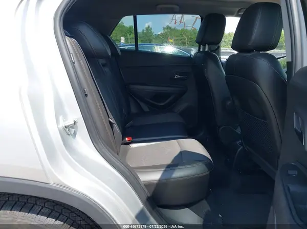 KL7CJLSB4JB683771 2018 CHEVROLET TRAX - Image 8
