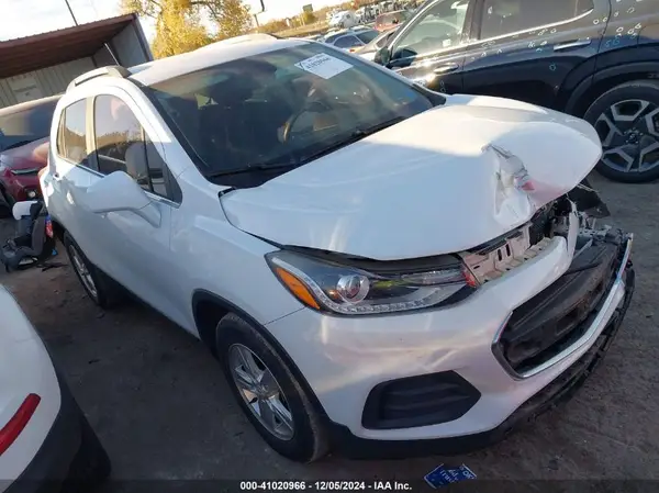 KL7CJLSB4JB707759 2018 CHEVROLET TRAX - Image 1