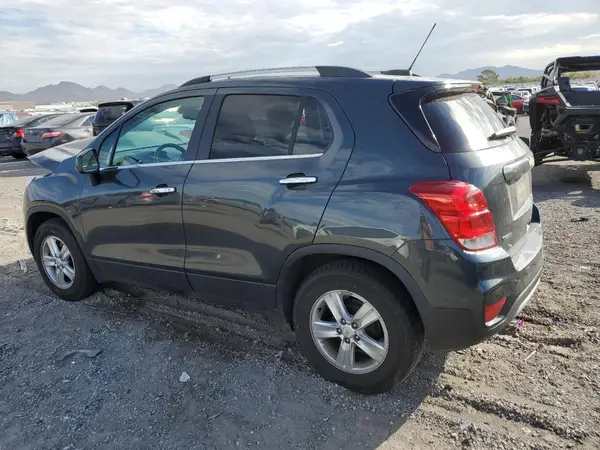 KL7CJLSB4JB718700 2018 CHEVROLET TRAX - Image 2
