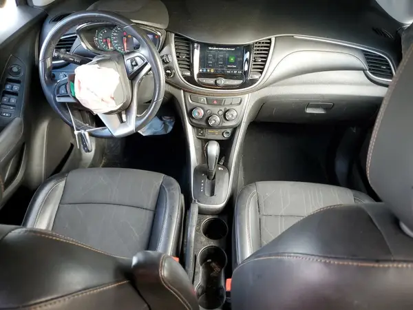 KL7CJLSB4JB718700 2018 CHEVROLET TRAX - Image 8