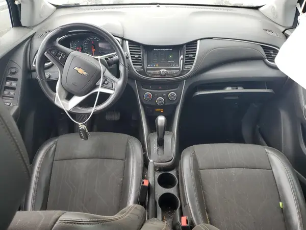 KL7CJLSB4JB726022 2018 CHEVROLET TRAX - Image 8