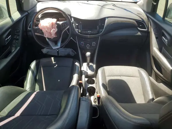 KL7CJLSB4KB718083 2019 CHEVROLET TRAX - Image 8