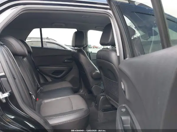KL7CJLSB4KB741864 2019 CHEVROLET TRAX - Image 8