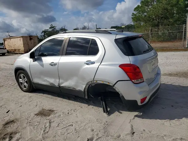 KL7CJLSB4KB758678 2019 CHEVROLET TRAX - Image 2