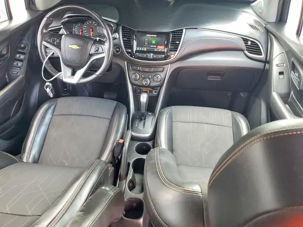 KL7CJLSB4KB758678 2019 CHEVROLET TRAX - Image 8
