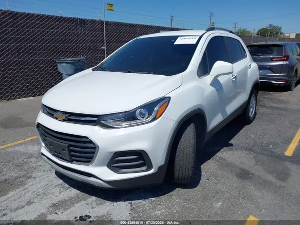 KL7CJLSB4KB774069 2019 CHEVROLET TRAX - Image 2