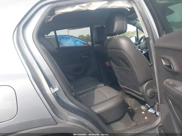 KL7CJLSB4KB785864 2019 CHEVROLET TRAX - Image 8
