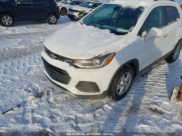 KL7CJLSB4KB788005 2019 CHEVROLET TRAX - Image 2