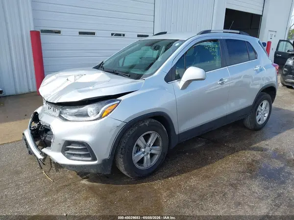 KL7CJLSB4KB845223 2019 CHEVROLET TRAX - Image 2
