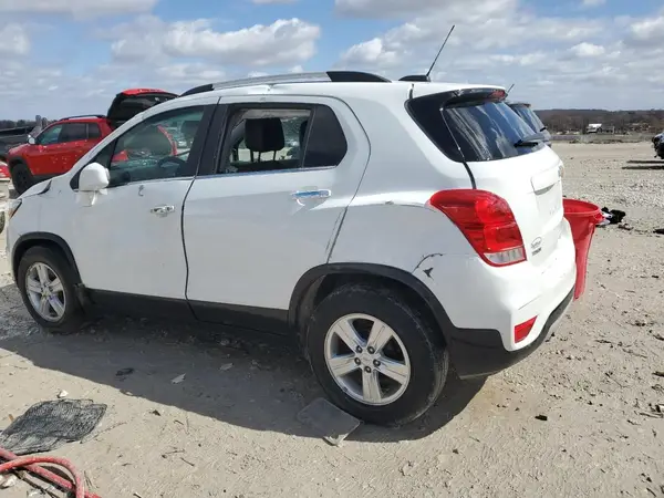 KL7CJLSB4KB855377 2019 CHEVROLET TRAX - Image 2