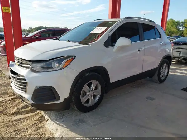 KL7CJLSB4KB870445 2019 CHEVROLET TRAX - Image 2