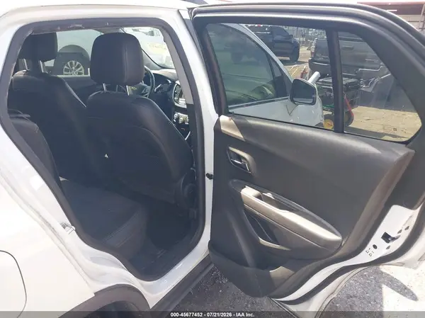 KL7CJLSB4KB873166 2019 CHEVROLET TRAX - Image 8
