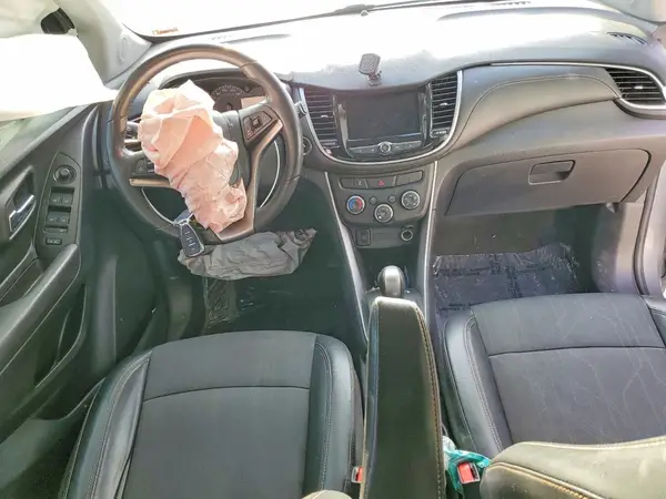 KL7CJLSB4KB905209 2019 CHEVROLET TRAX - Image 8