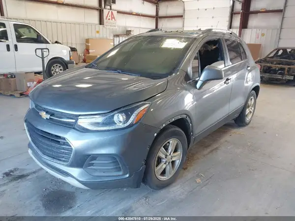 KL7CJLSB4KB907090 2019 CHEVROLET TRAX - Image 2