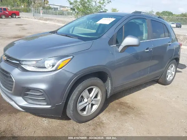 KL7CJLSB4KB930837 2019 CHEVROLET TRAX - Image 2