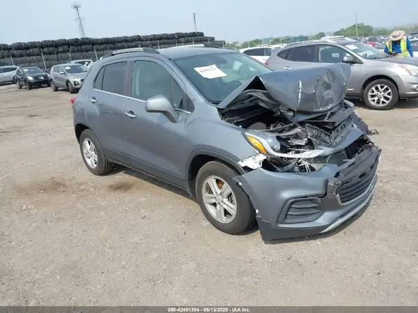 KL7CJLSB4KB942891 2019 CHEVROLET TRAX - Image 1