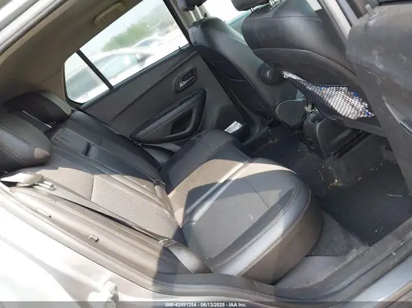 KL7CJLSB4KB942891 2019 CHEVROLET TRAX - Image 8