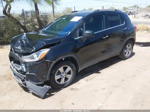 KL7CJLSB4KB945242 2019 CHEVROLET TRAX - Image 2