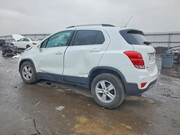 KL7CJLSB4KB957472 2019 CHEVROLET TRAX - Image 2