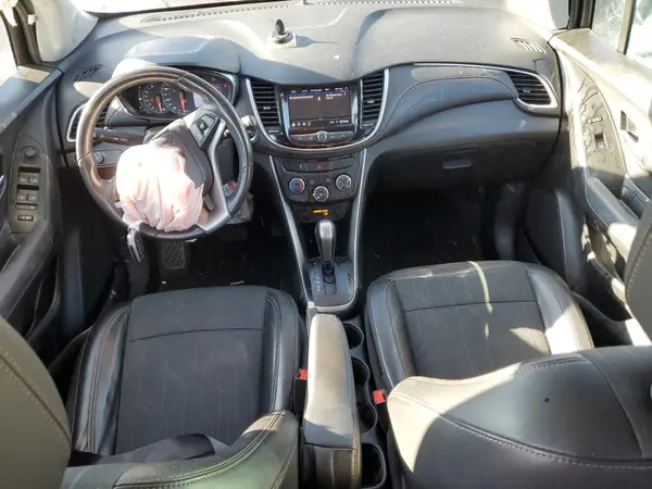 KL7CJLSB4LB001555 2020 CHEVROLET TRAX - Image 8