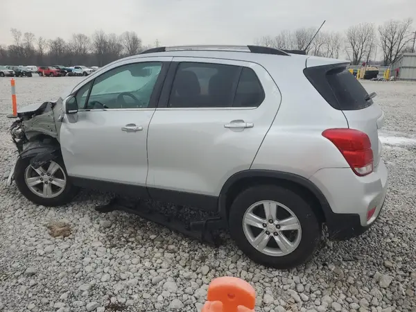 KL7CJLSB4LB002107 2020 CHEVROLET TRAX - Image 2
