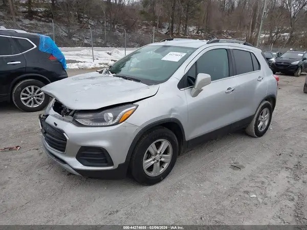 KL7CJLSB4LB007422 2020 CHEVROLET TRAX - Image 2