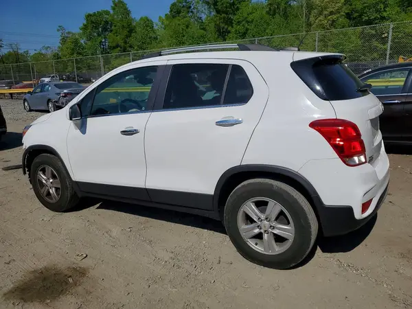 KL7CJLSB4LB007632 2020 CHEVROLET TRAX - Image 2