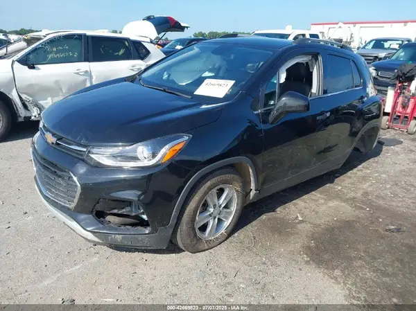 KL7CJLSB4LB010031 2020 CHEVROLET TRAX - Image 2