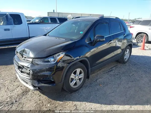 KL7CJLSB4LB011695 2020 CHEVROLET TRAX - Image 2