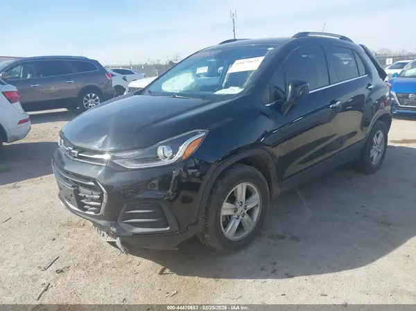 KL7CJLSB4LB012751 2020 CHEVROLET TRAX - Image 2