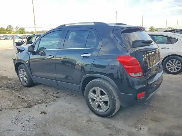 KL7CJLSB4LB016136 2020 CHEVROLET TRAX - Image 2