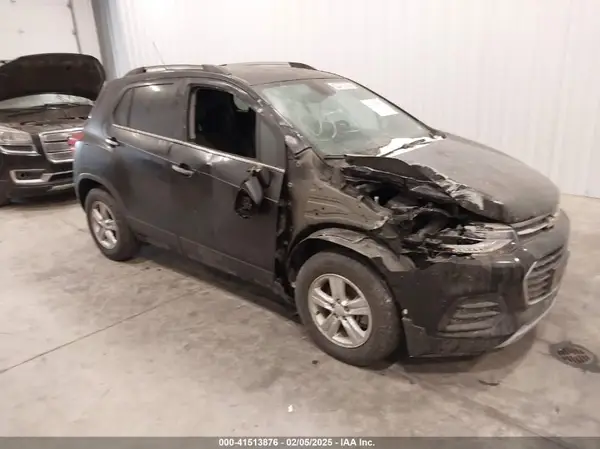 KL7CJLSB4LB017271 2020 CHEVROLET TRAX - Image 1