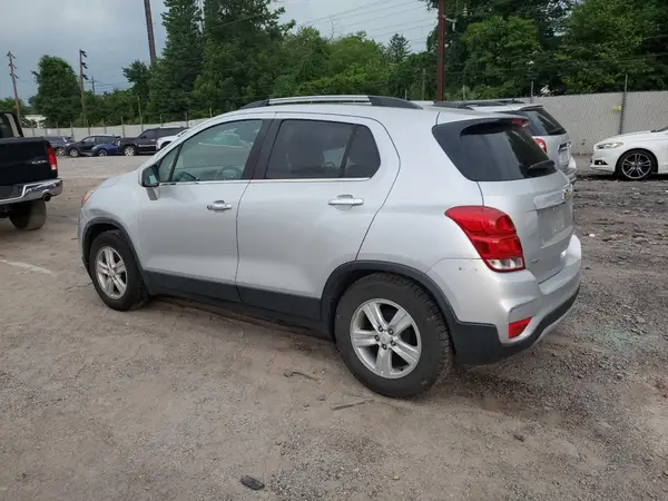 KL7CJLSB4LB017965 2020 CHEVROLET TRAX - Image 2