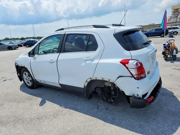 KL7CJLSB4LB018002 2020 CHEVROLET TRAX - Image 2