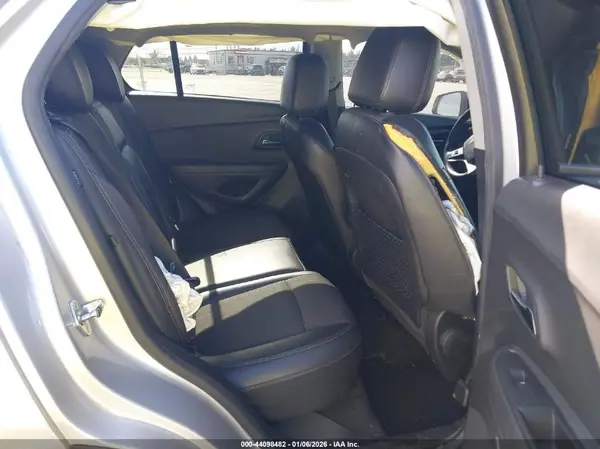 KL7CJLSB4LB021059 2020 CHEVROLET TRAX - Image 8