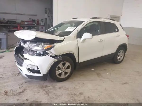 KL7CJLSB4LB026438 2020 CHEVROLET TRAX - Image 2
