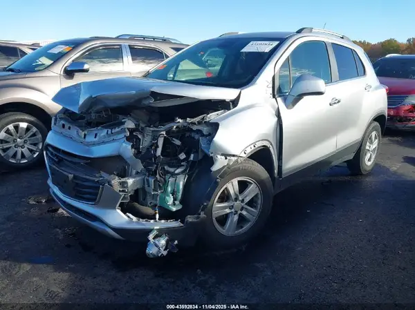 KL7CJLSB4LB037990 2020 CHEVROLET TRAX - Image 2