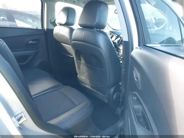 KL7CJLSB4LB037990 2020 CHEVROLET TRAX - Image 8