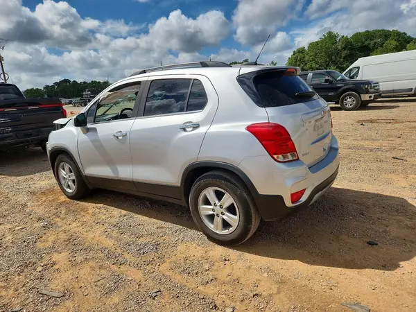 KL7CJLSB4LB038444 2020 CHEVROLET TRAX - Image 2