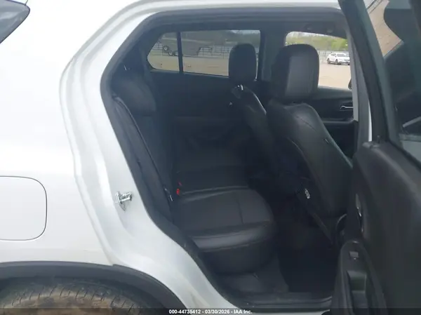 KL7CJLSB4LB040825 2020 CHEVROLET TRAX - Image 8