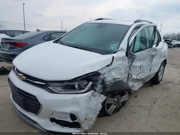 KL7CJLSB4LB066762 2020 CHEVROLET TRAX - Image 2