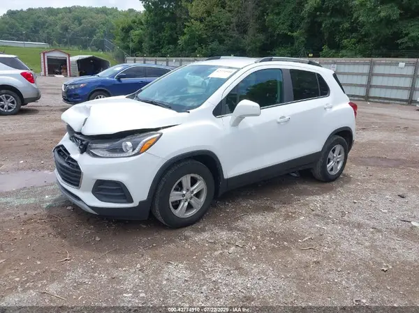 KL7CJLSB4LB319174 2020 CHEVROLET TRAX - Image 2