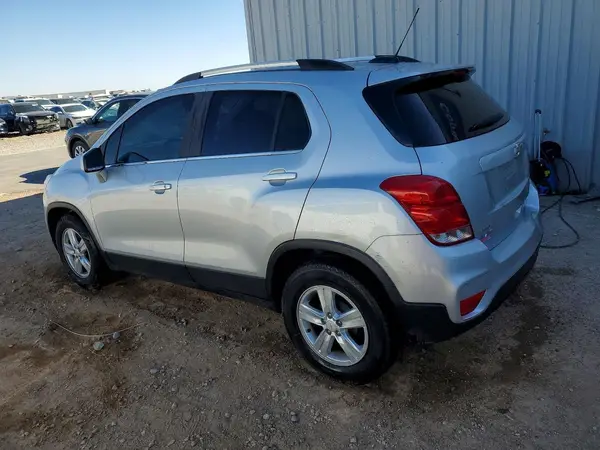 KL7CJLSB4LB324083 2020 CHEVROLET TRAX - Image 2